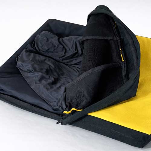 座る方の骨盤に合わせ、快適